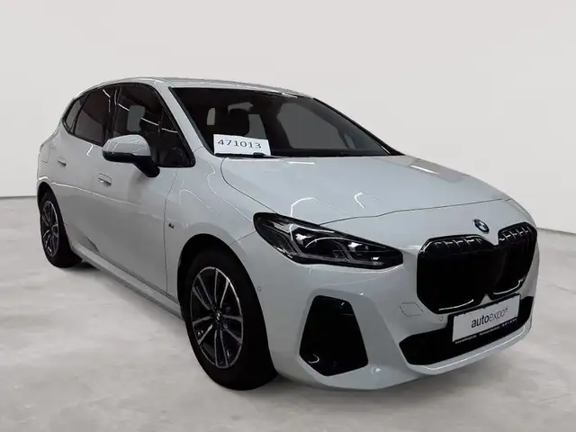 BMW 2 Series view 2
