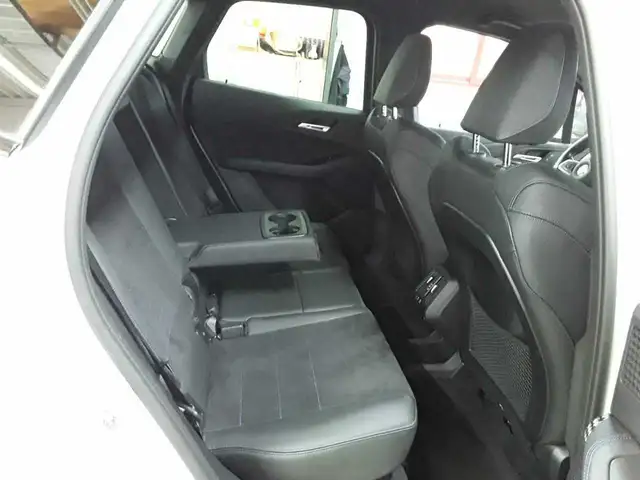 BMW 2 Series view 14