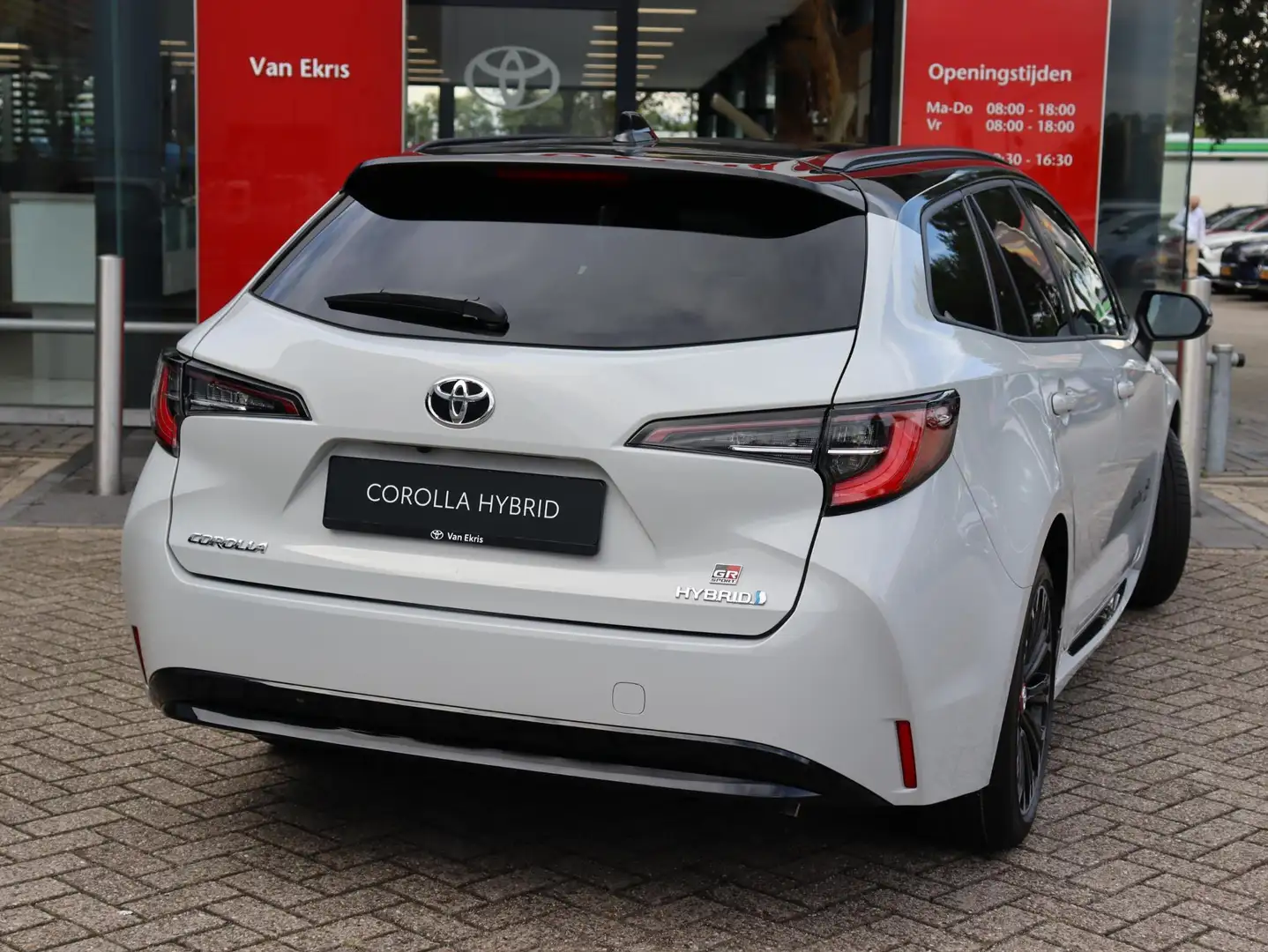 Toyota Corolla Touring Sports 1.8 Hybrid GR-Sport Demovoordeel! Gris - 2