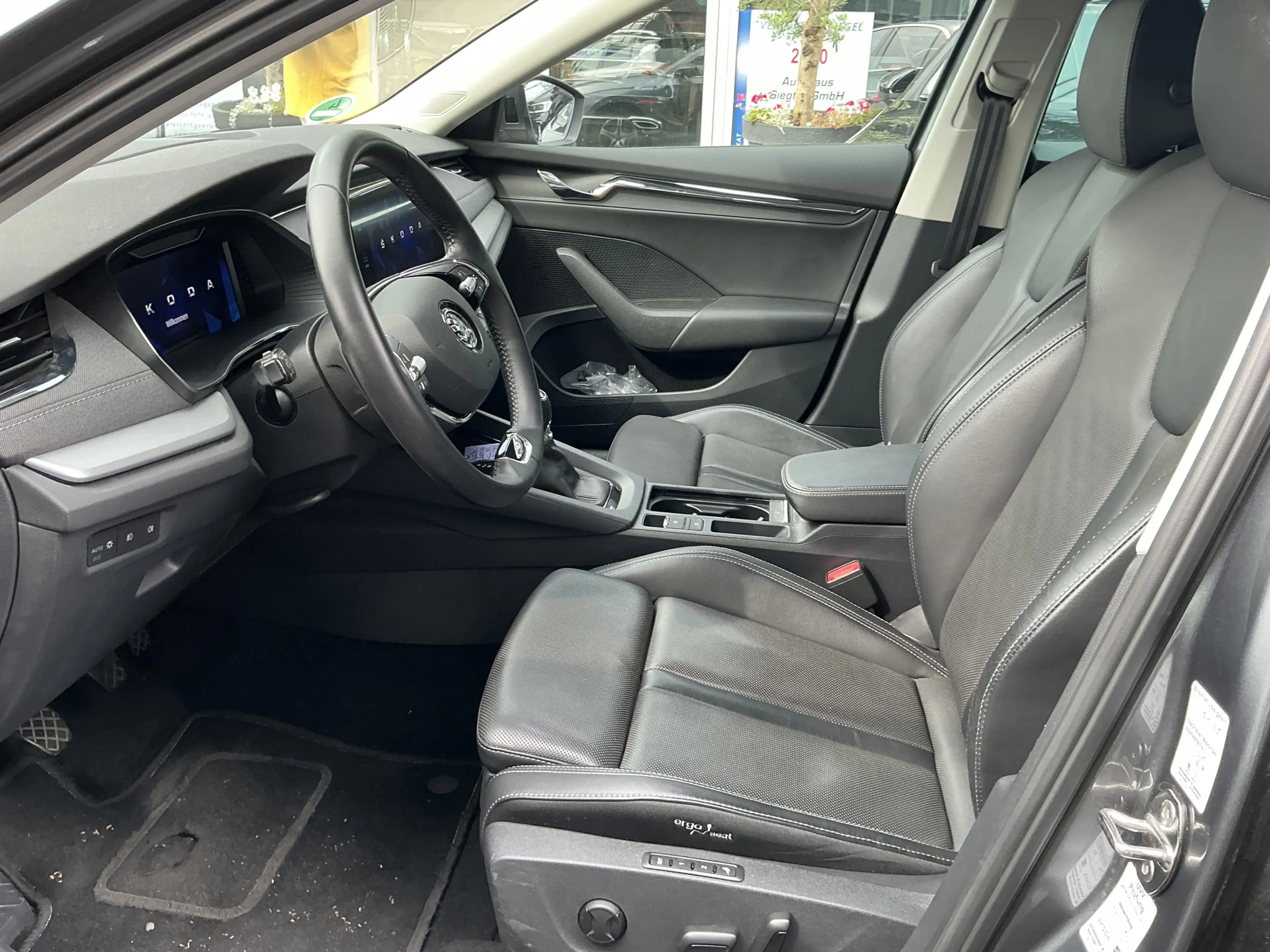 Skoda Octavia Style Leder Memory Navi Ambiente AHK SHZ — photo 8