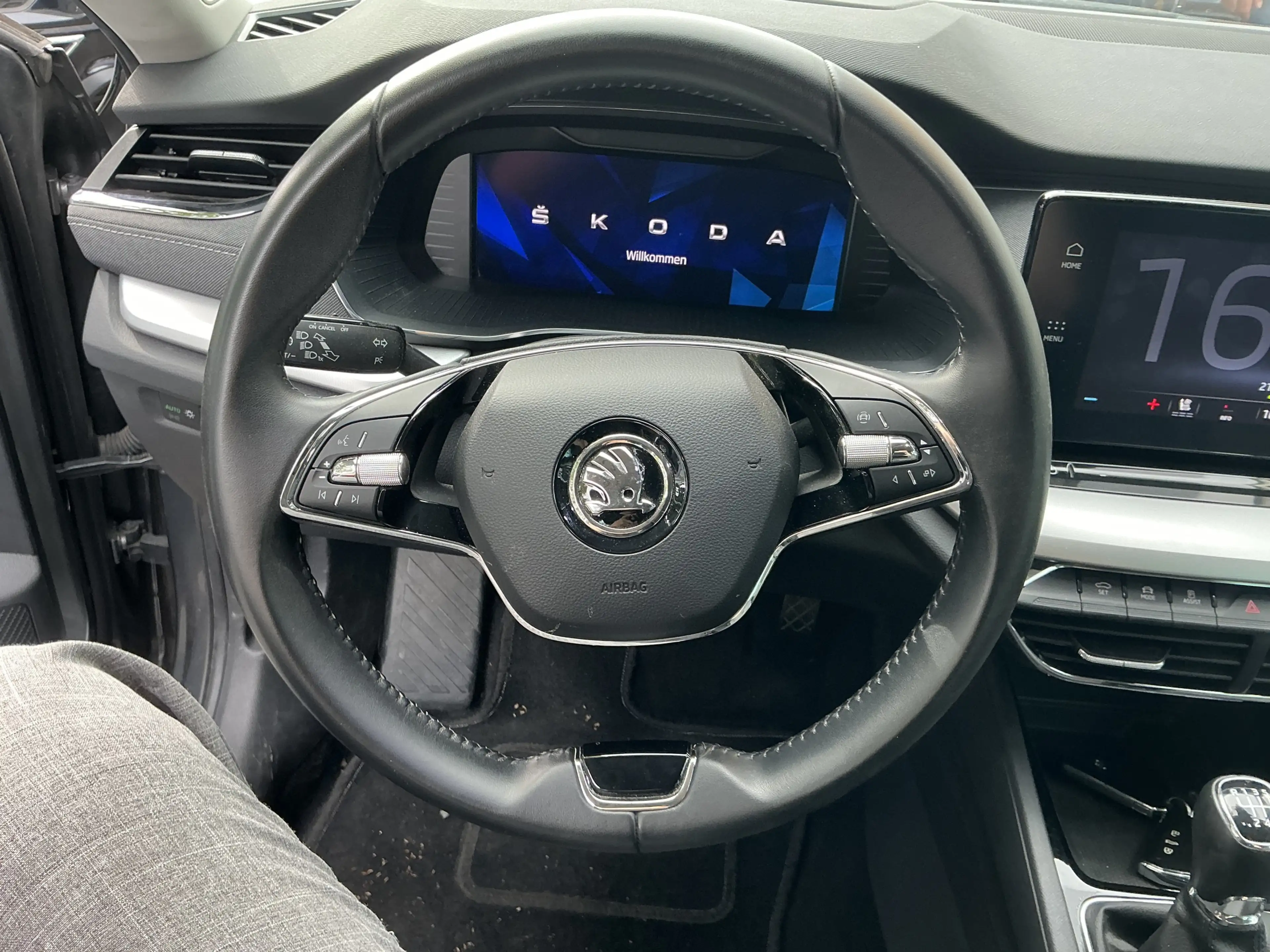 Skoda Octavia Style Leder Memory Navi Ambiente AHK SHZ — photo 10