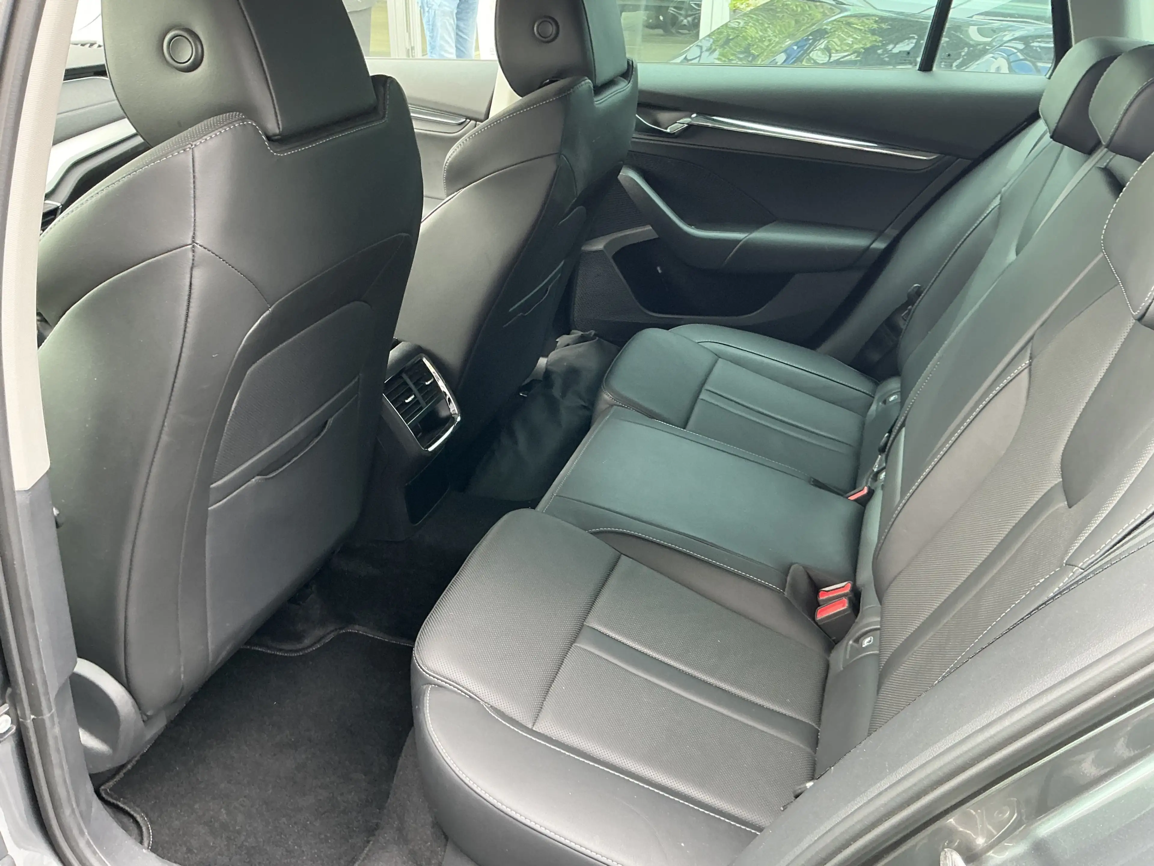 Skoda Octavia Style Leder Memory Navi Ambiente AHK SHZ — photo 4