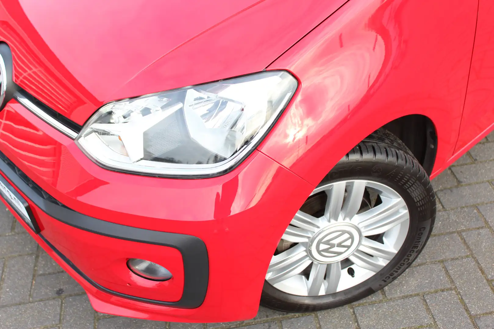 Volkswagen up! 1.0 BMT high up! Airco | Cruise | PDC Rojo - 2