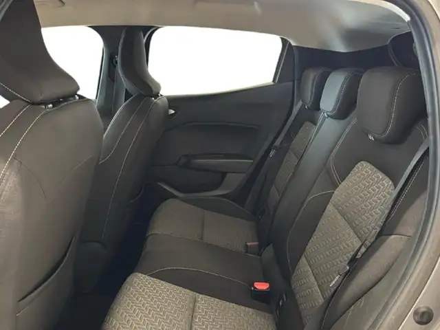 Renault Clio view 13