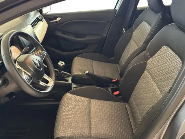 Renault Clio view 11