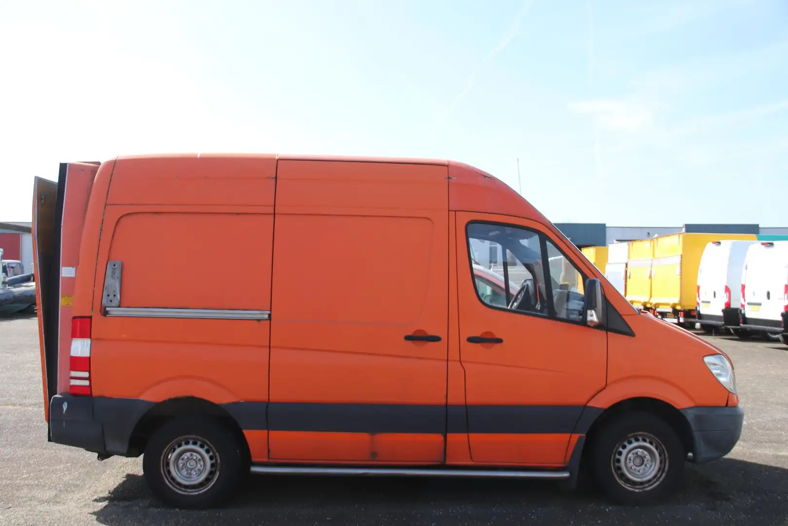 Mercedes-Benz Sprinter 310 2.2 CDI 325 MOTOR DEFECT Naranja - 2