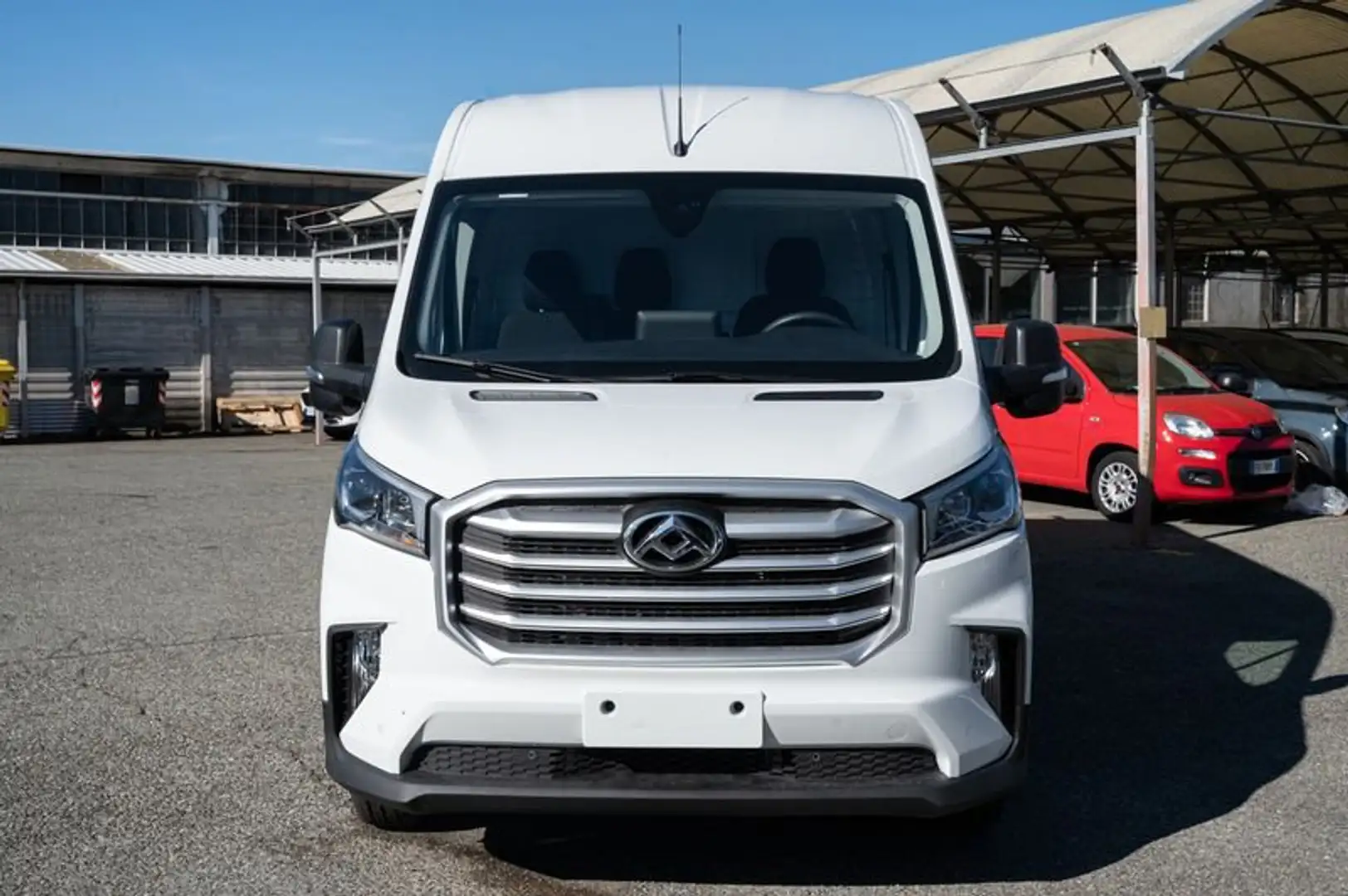 Maxus Deliver9 2.0CRDI 150CV L3H2 Furgone Bianco - 2