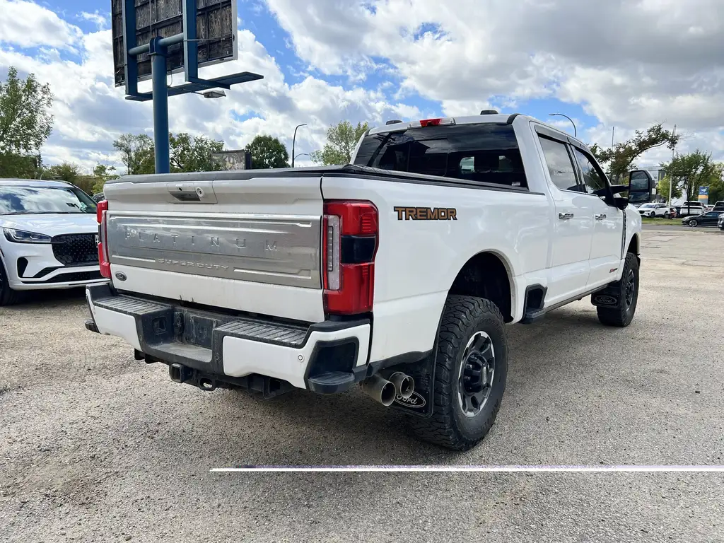 2024 Ford F-350 Super Duty Platinum Crew Cab | SYNC 4 | MoonRoof | Co-Pilot 3 — photo 8