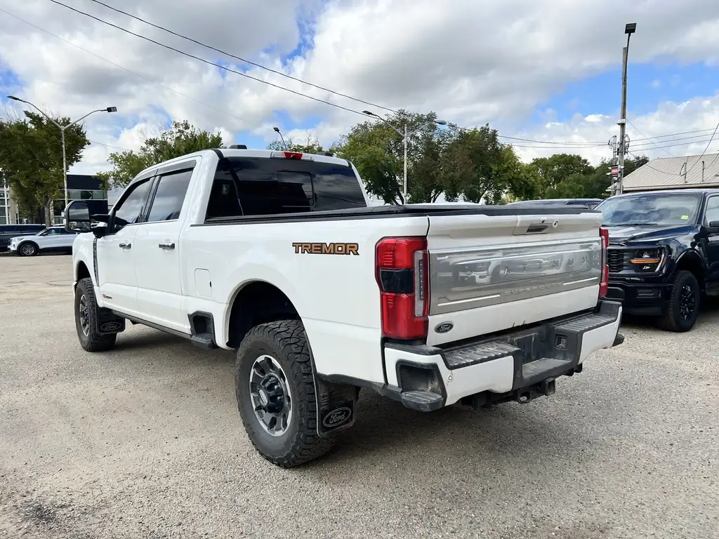 2024 Ford F-350 Super Duty Platinum Crew Cab | SYNC 4 | MoonRoof | Co-Pilot 3 — photo 6
