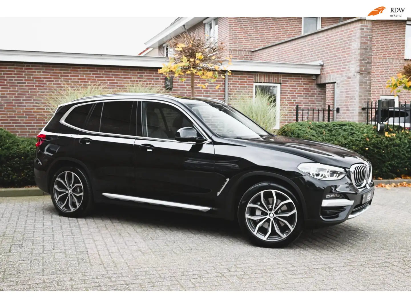 BMW X3 XDrive30e eDrive Edition Zwart - 1