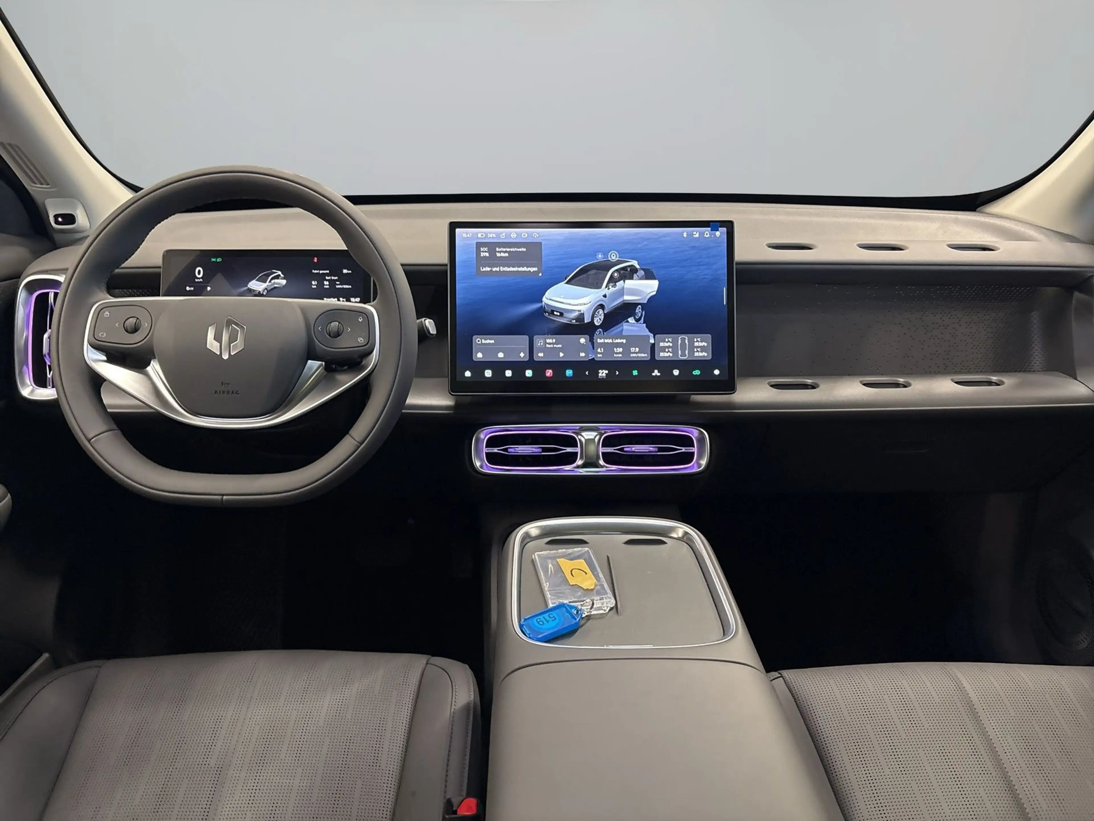 Leapmotor B10 Design Pro Max Panoramaglasdach, Soundsystem — photo 15