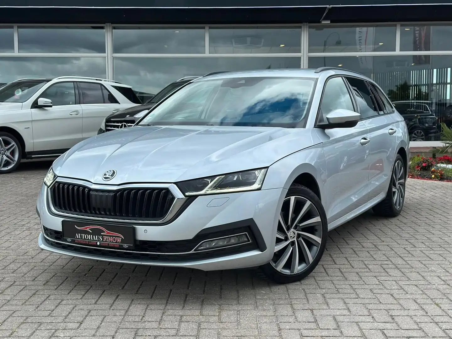 Skoda Octavia Combi 2.0 TDI"First Edition"S-TRONIC"SHZ Silber - 1