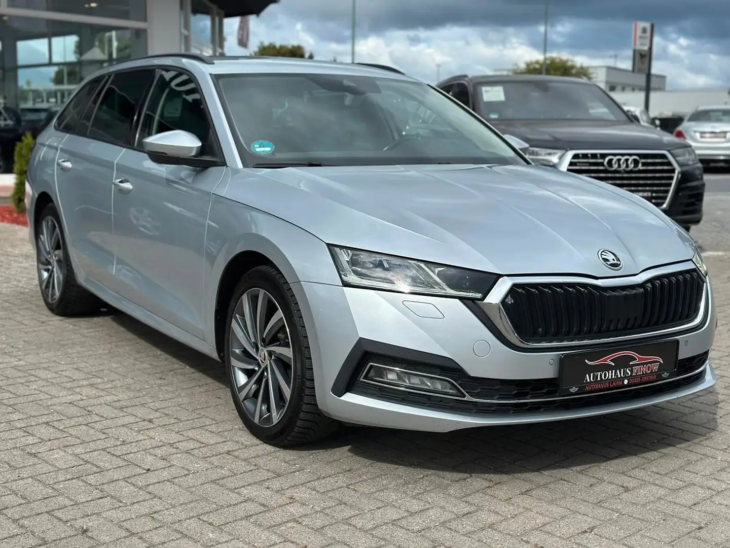 Skoda Octavia Combi 2.0 TDI"First Edition"S-TRONIC"SHZ Silber - 2