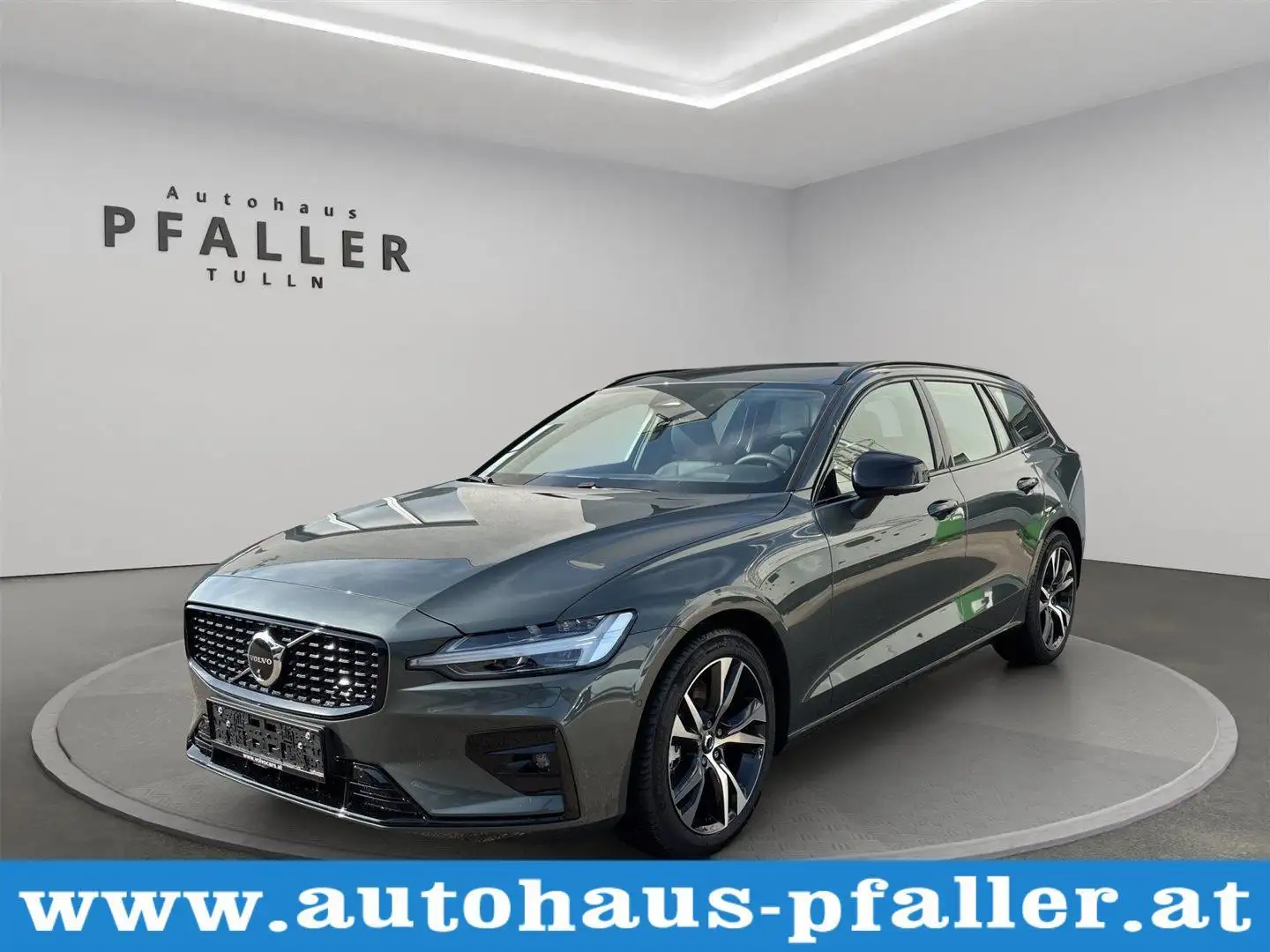 Volvo V60 B4 (P) Plus Dark Geartronic - 1