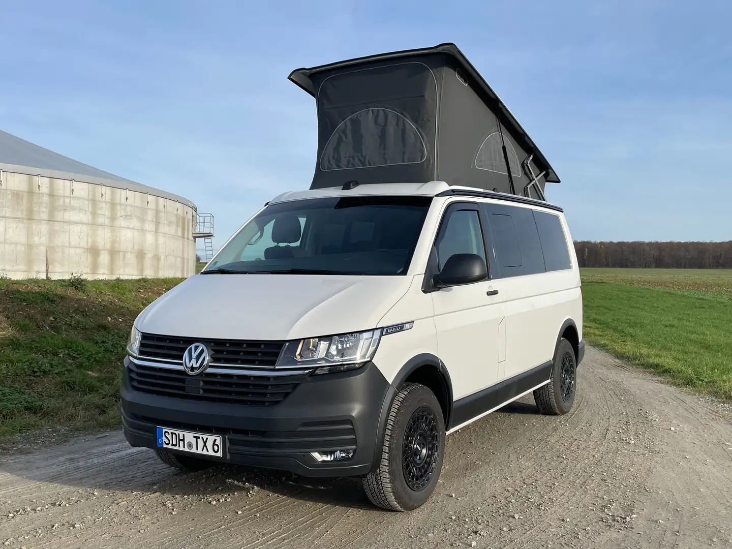 Volkswagen T6.1 California California T6.1 DSG+SOLAR+AUTARK+KÜCHE+STHZ+AHK Weiß - 2