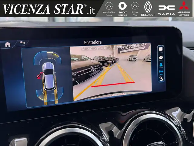 Mercedes-Benz GLA view 12