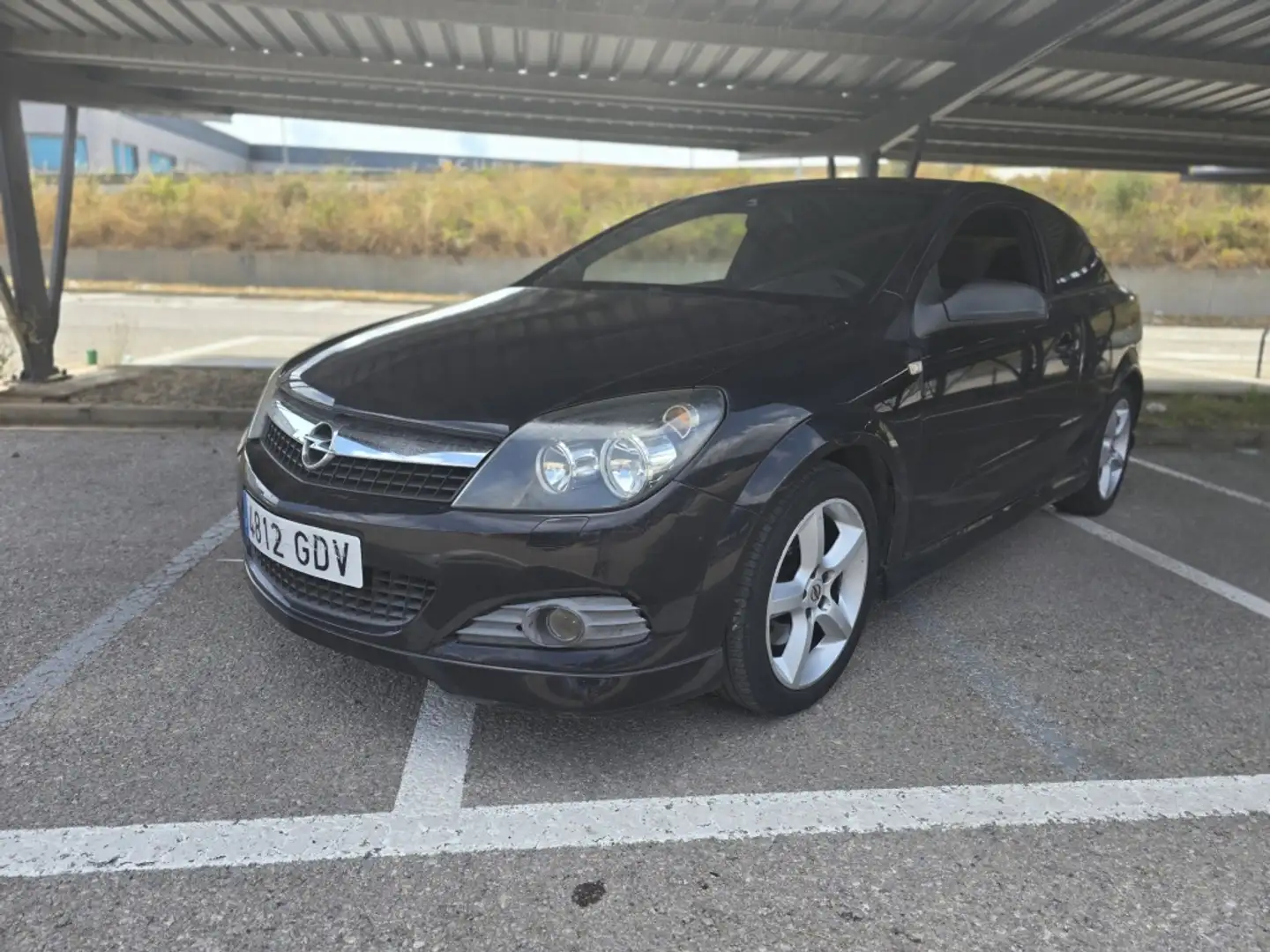 Opel Astra GTC 1.9CDTi Sport Negro - 1