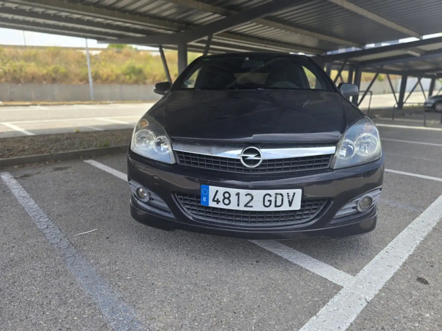 Opel Astra GTC 1.9CDTi Sport Negro - 2