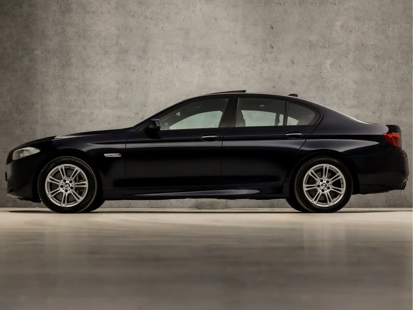 BMW 550 5-serie 550i High Executive 408Pk Automaat (SCHUIF Чорний - 2