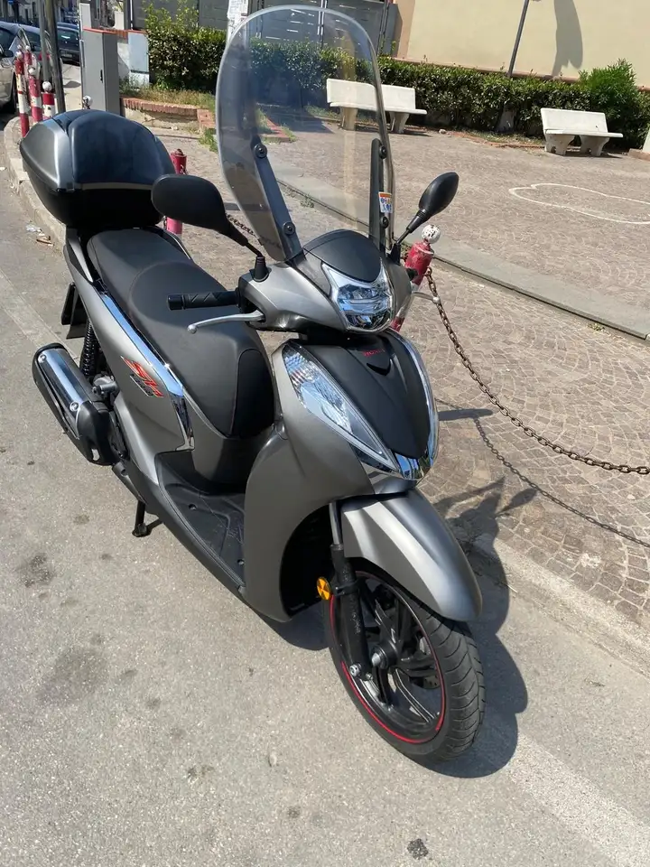 Honda SH 300