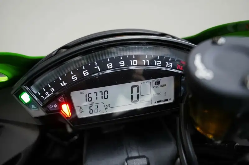 Kawasaki Ninja ZX-10R - foto 4
