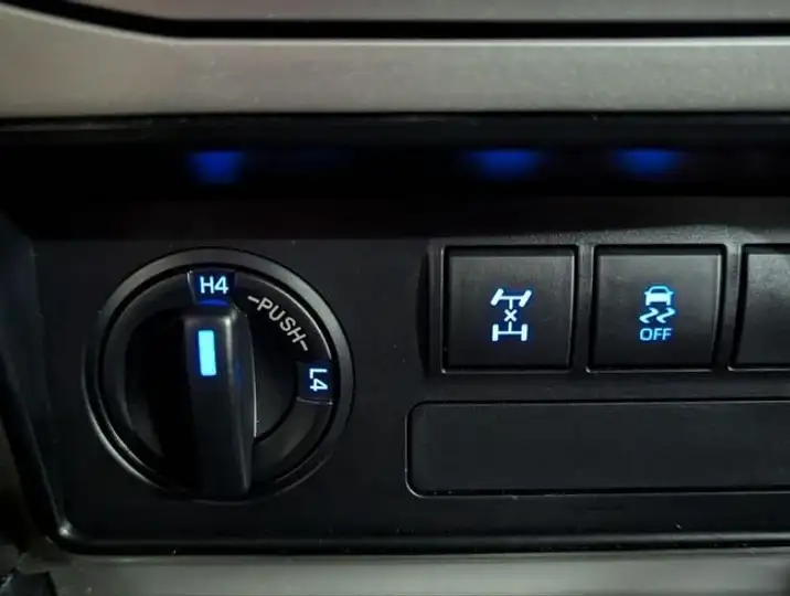 Toyota Land Cruiser 2020, foto 9