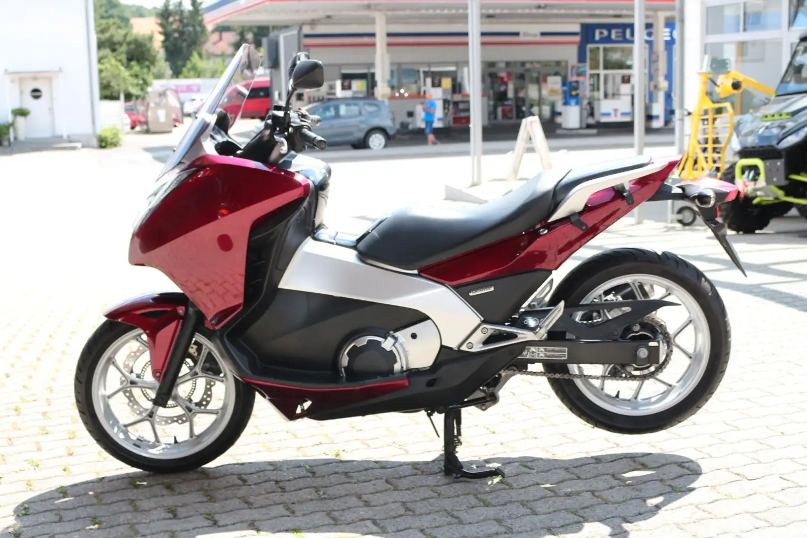 Honda NC 700 Integra ABS DCT Rouge - 2