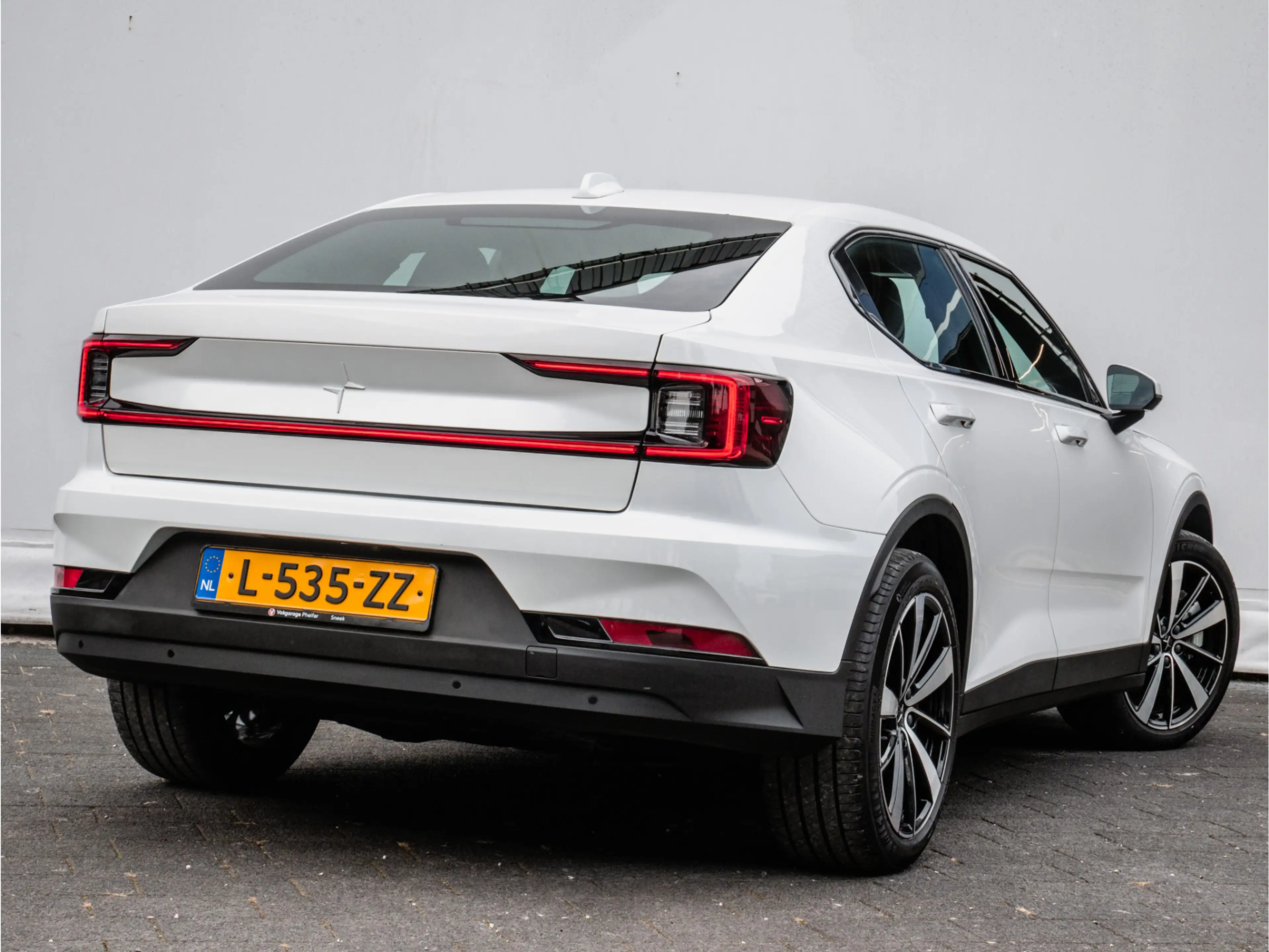 Polestar 2 Standard Range Single Motor 63kWh SOH 94% Camera/ — photo 10