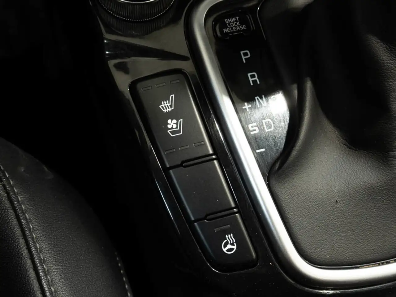 Kia Seltos снимка Kia Seltos