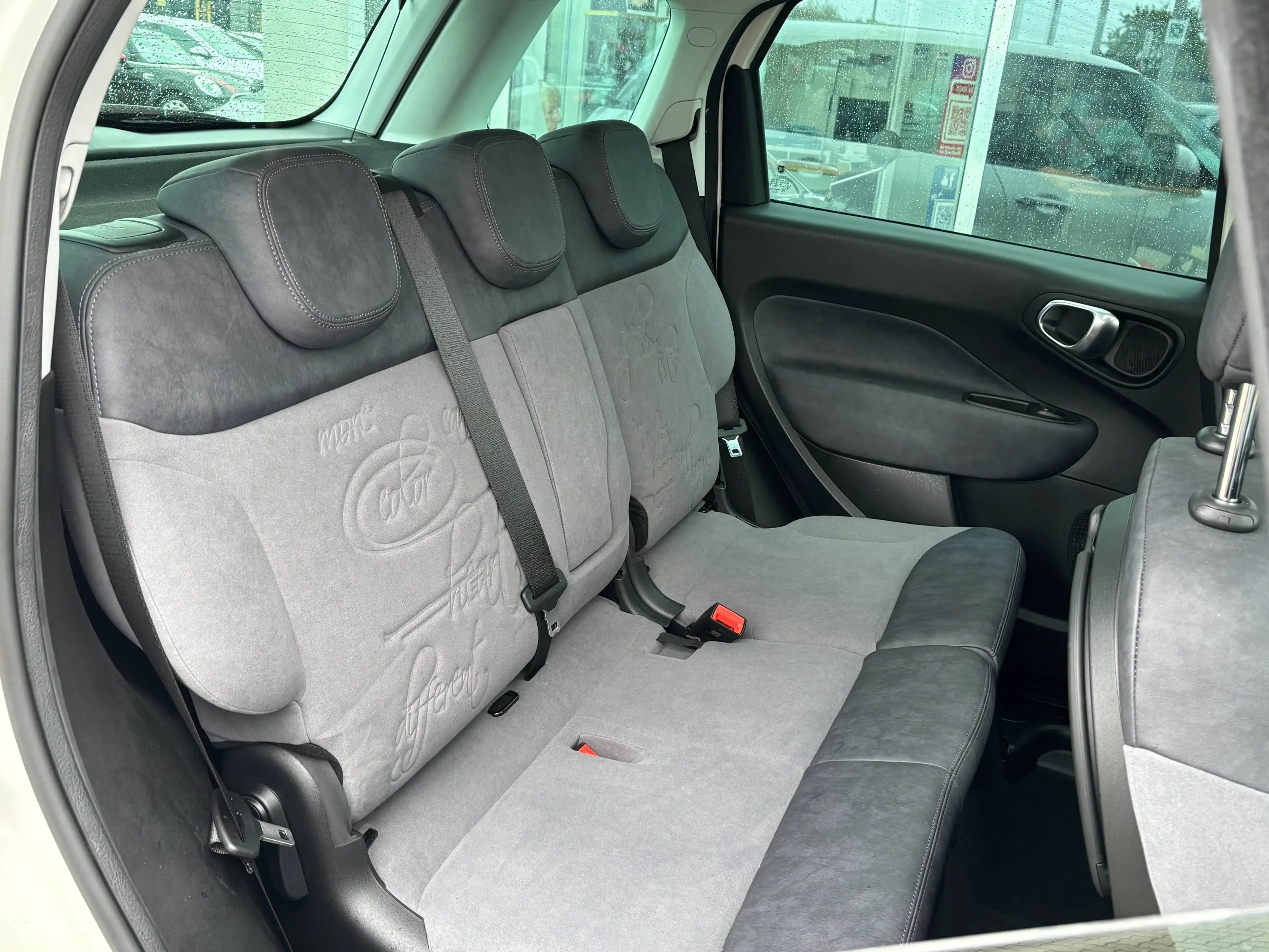 Fiat 500L Lounge — photo 11
