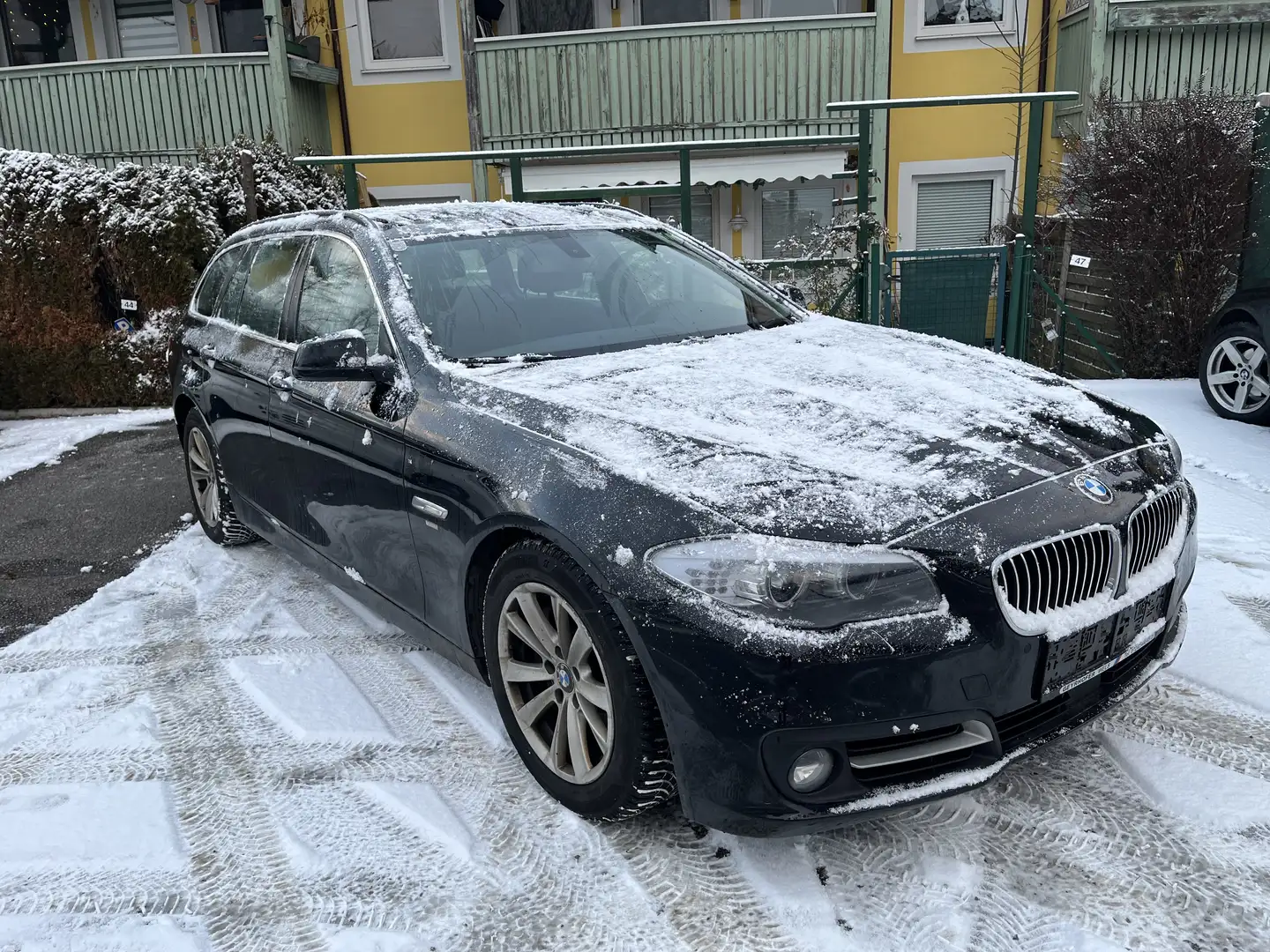 BMW 525 525d Touring Österreich-Paket Aut. Österreich-Paket Schwarz - 2