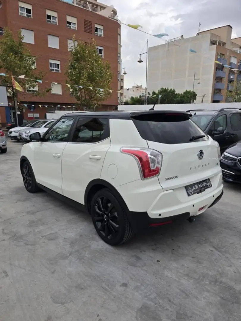 SsangYong Tivoli Todoterreno Automático de 5 Puertas Blanco - 2