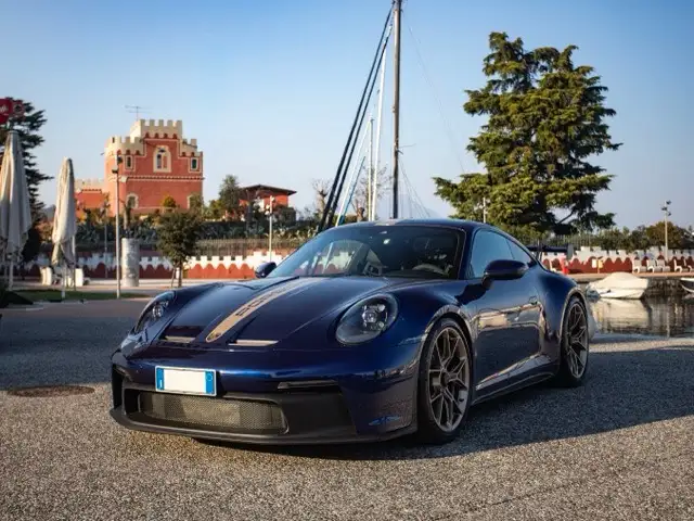 Porsche 911 view 2