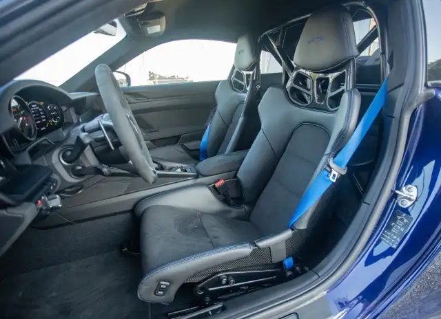 Porsche 911 view 11