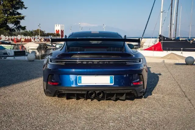 Porsche 911 view 5