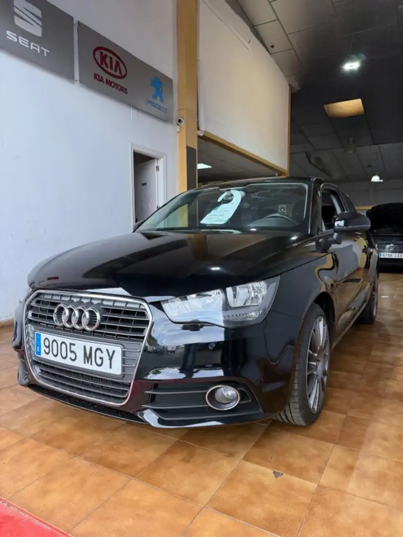 Audi A1 1.6TDI Ambition Nero - 2