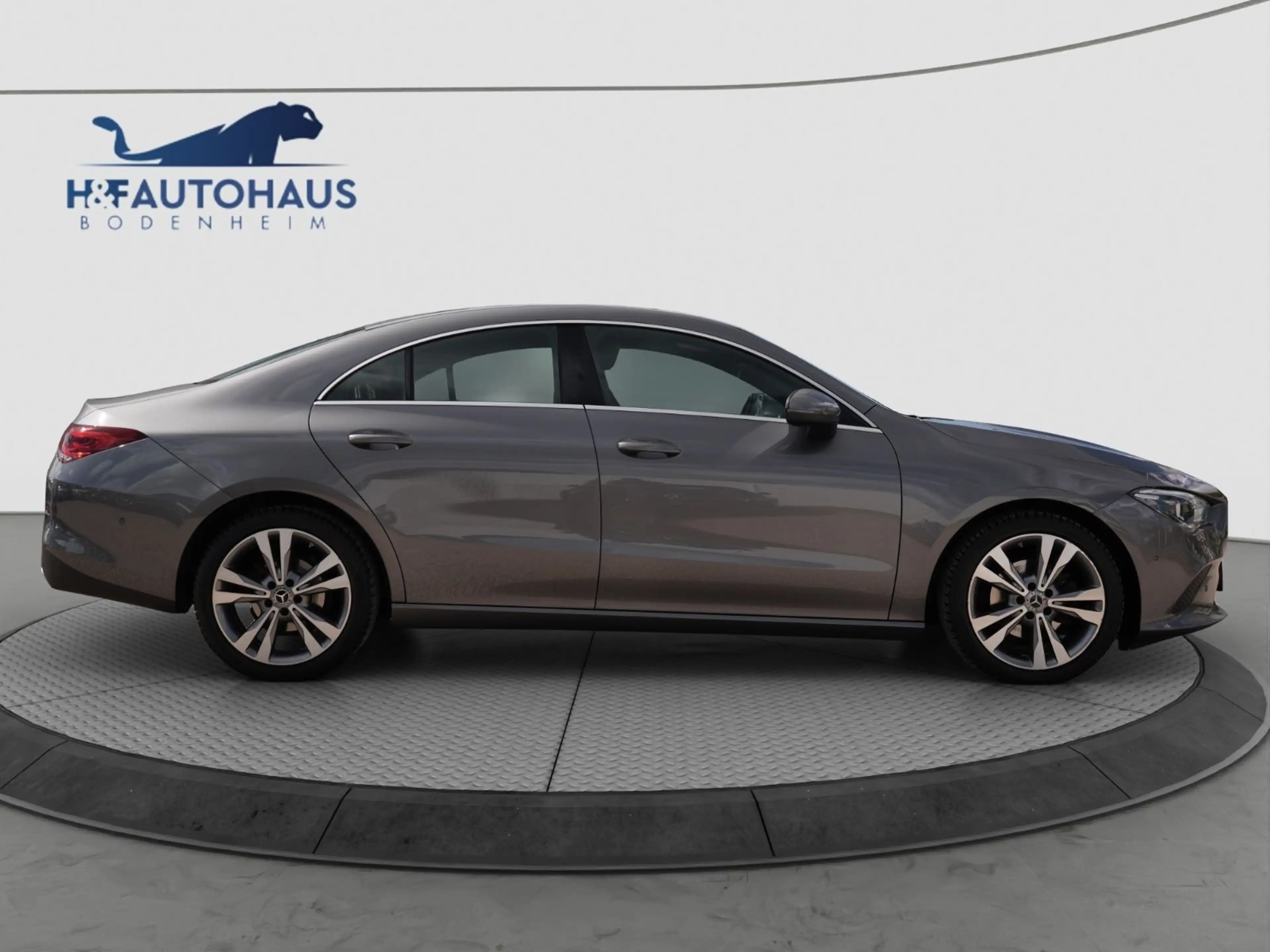 Mercedes-Benz CLA 180 /NAVIGATION/SZH/TÜV NEU — photo 4