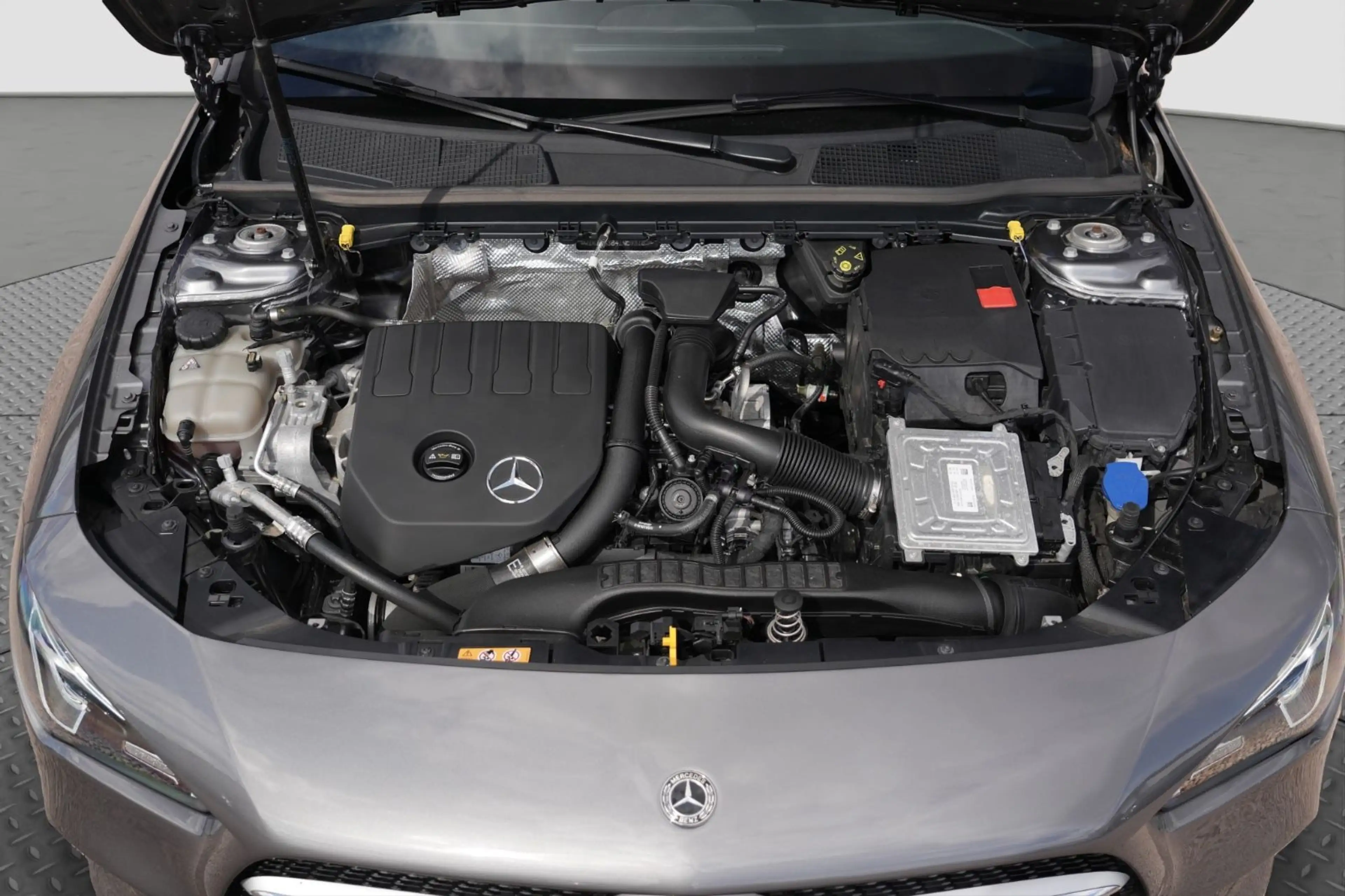 Mercedes-Benz CLA 180 /NAVIGATION/SZH/TÜV NEU — photo 31