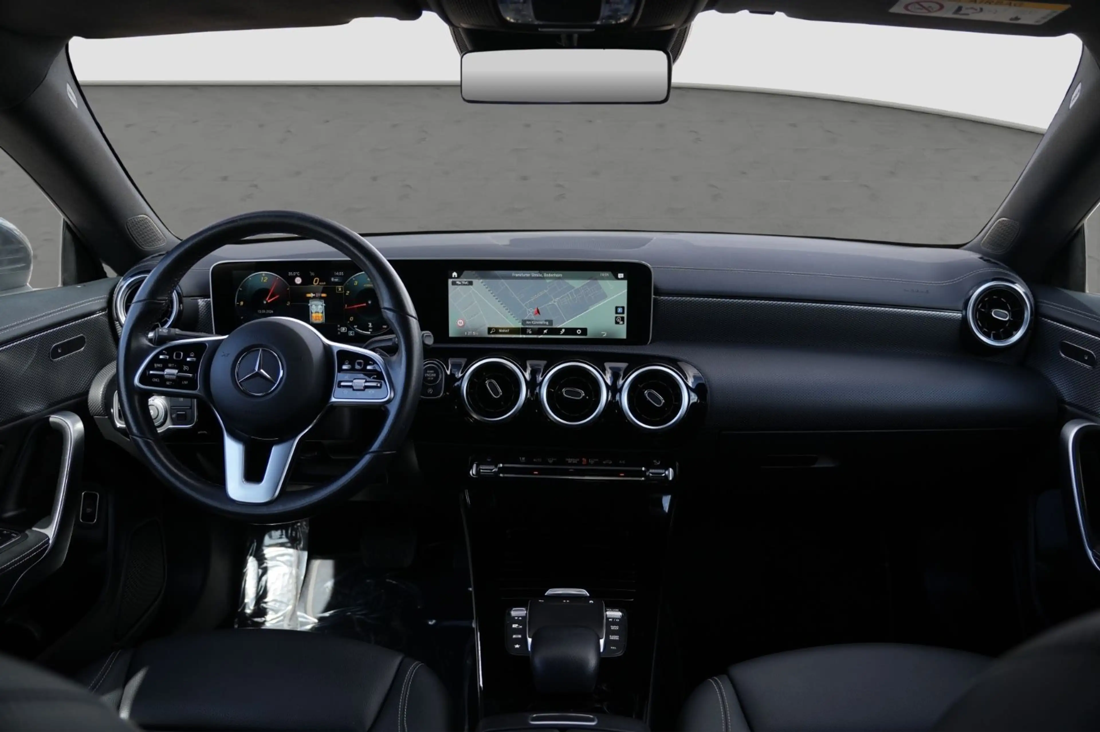 Mercedes-Benz CLA 180 /NAVIGATION/SZH/TÜV NEU — photo 9