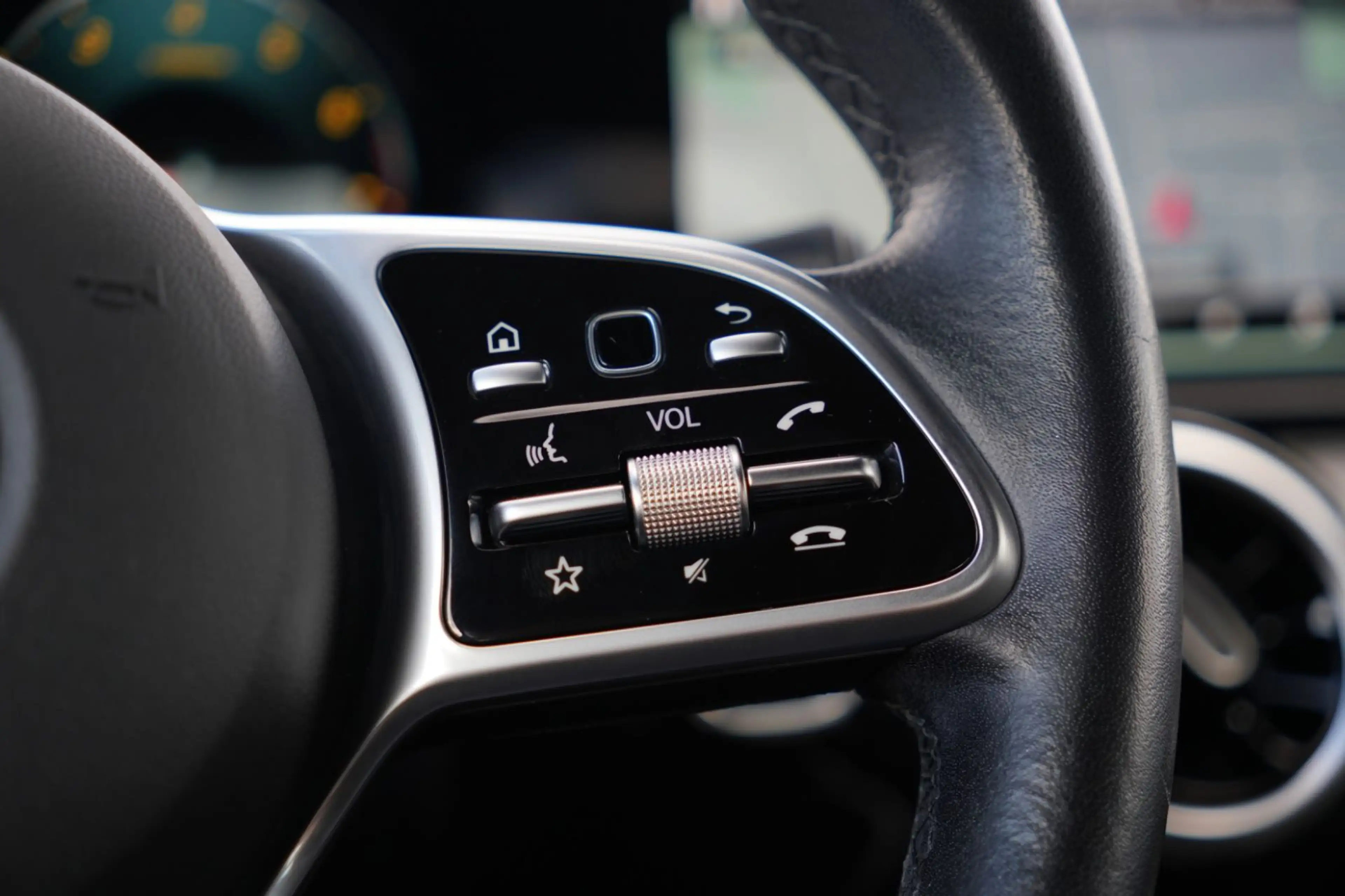 Mercedes-Benz CLA 180 /NAVIGATION/SZH/TÜV NEU — photo 14