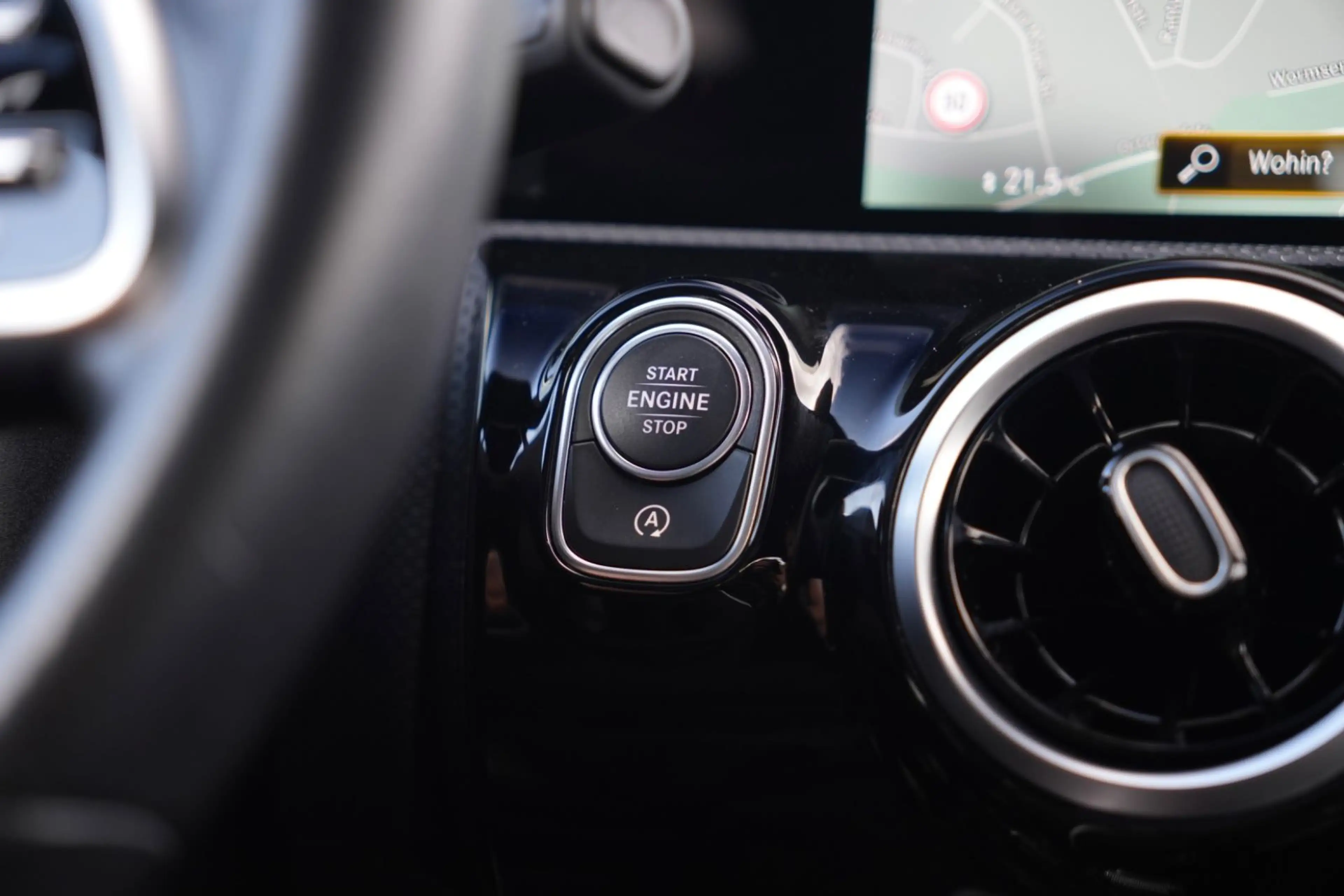 Mercedes-Benz CLA 180 /NAVIGATION/SZH/TÜV NEU — photo 17