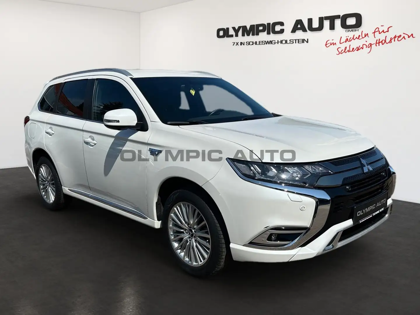 Mitsubishi Plug-in Hybird Outlander 2.4 Plus 4WD KAMERA SHZ Weiß - 2