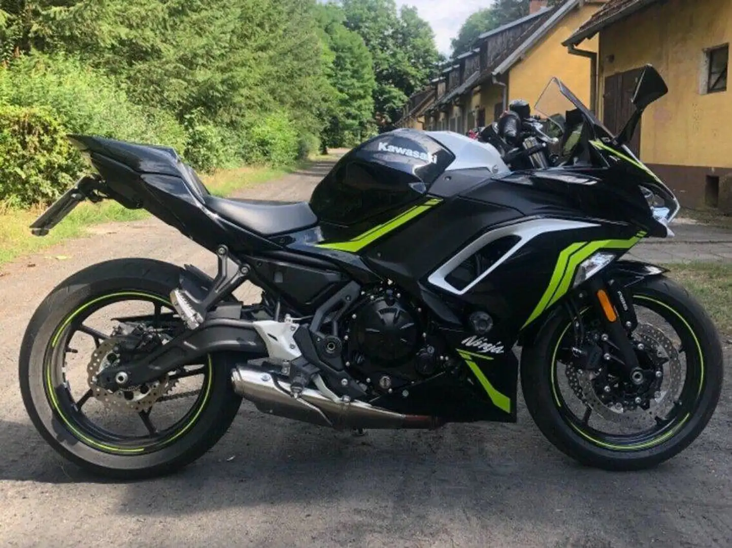 Kawasaki Ninja 650 Negro - 2