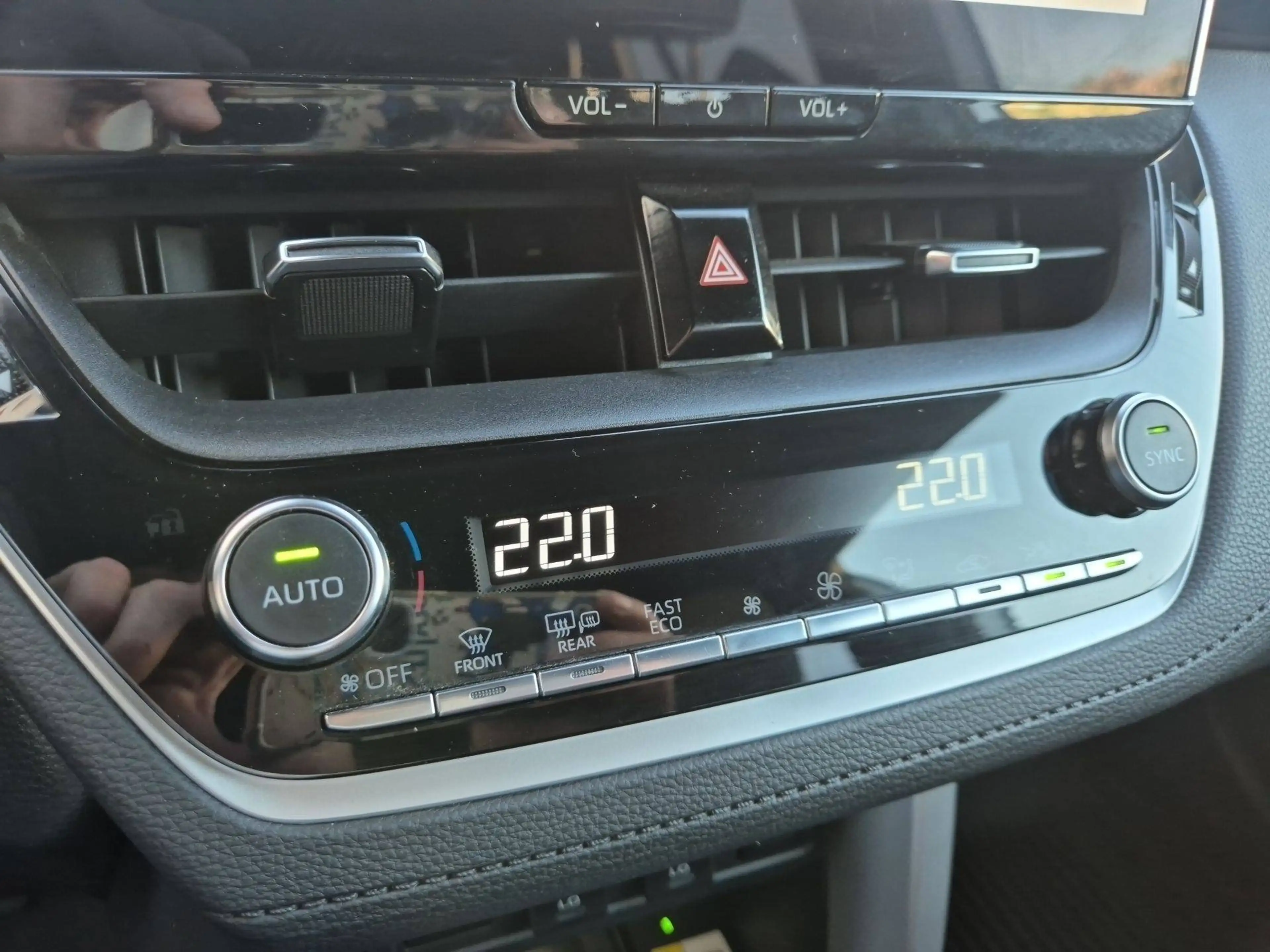 Toyota Corolla Cross 2,0 HSD Active Drive 2WD — photo 13