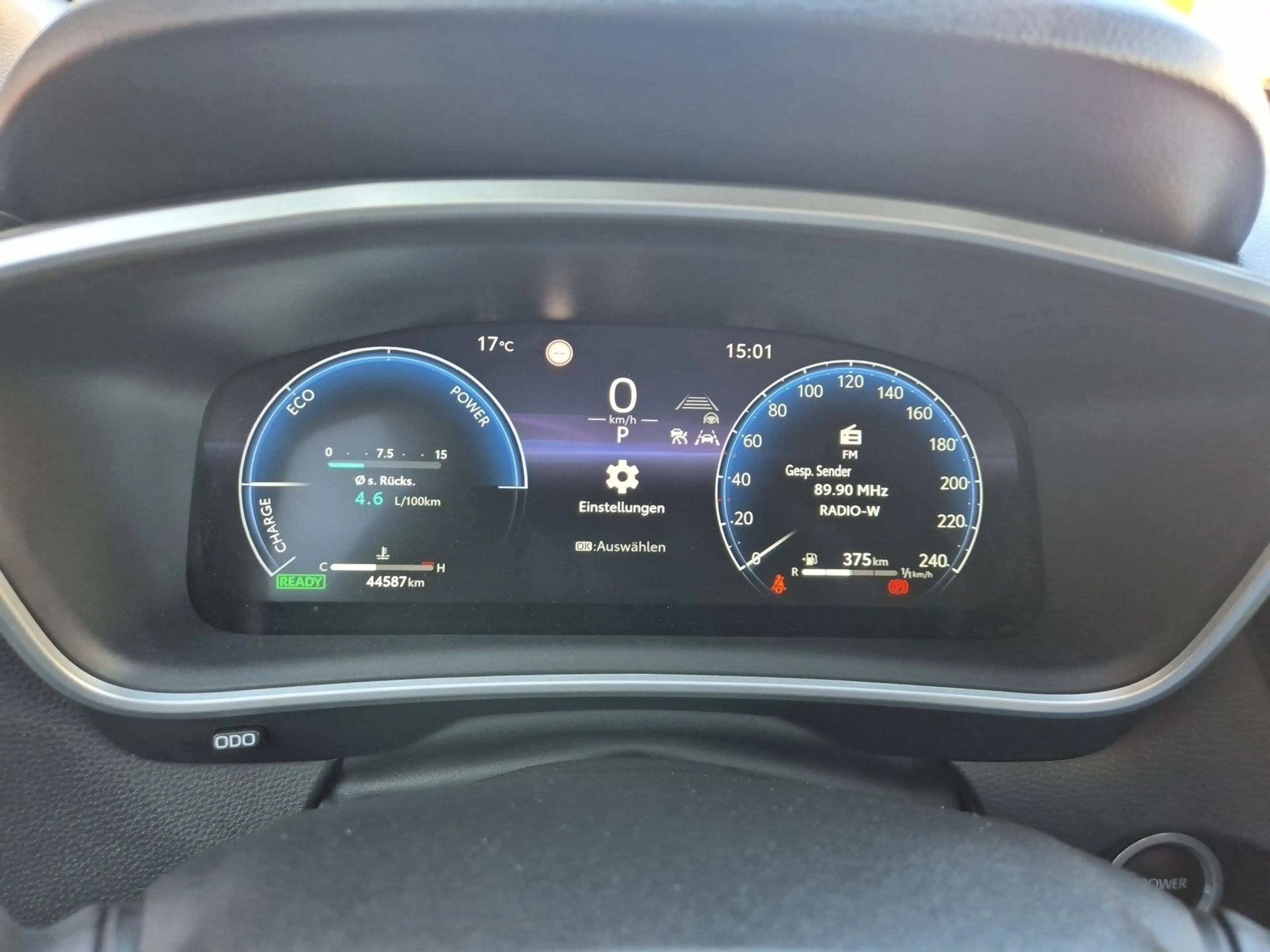 Toyota Corolla Cross 2,0 HSD Active Drive 2WD — photo 9