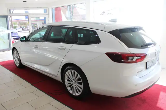 Opel Insignia view 2