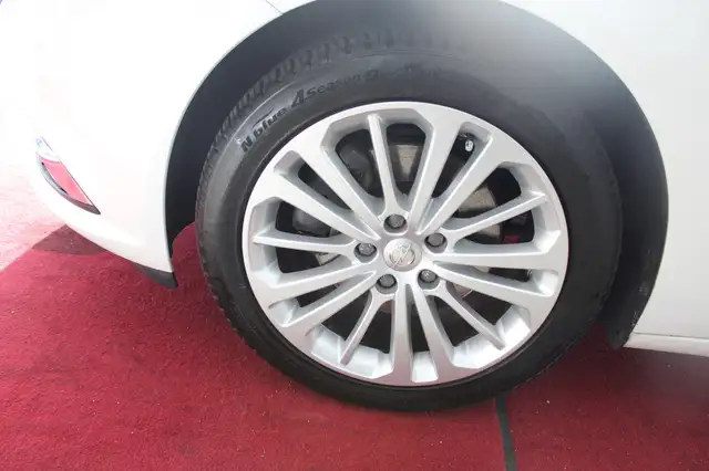 Opel Insignia view 12
