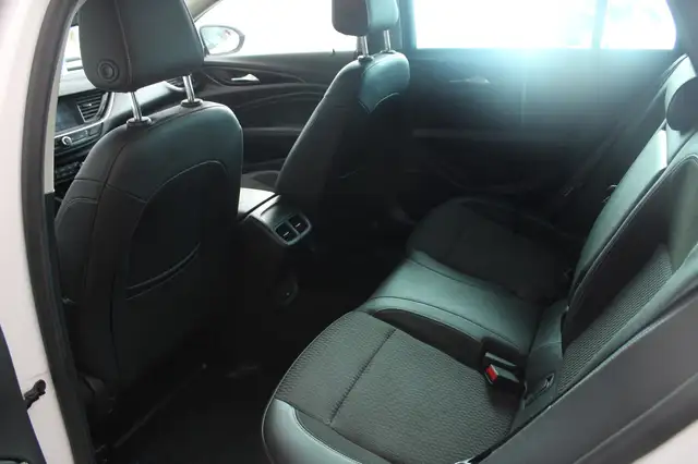 Opel Insignia view 13