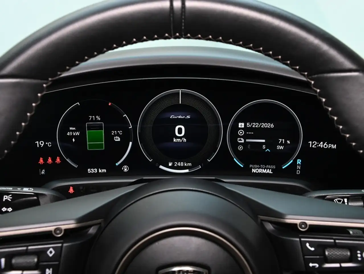 Porsche Taycan снимка Porsche Taycan