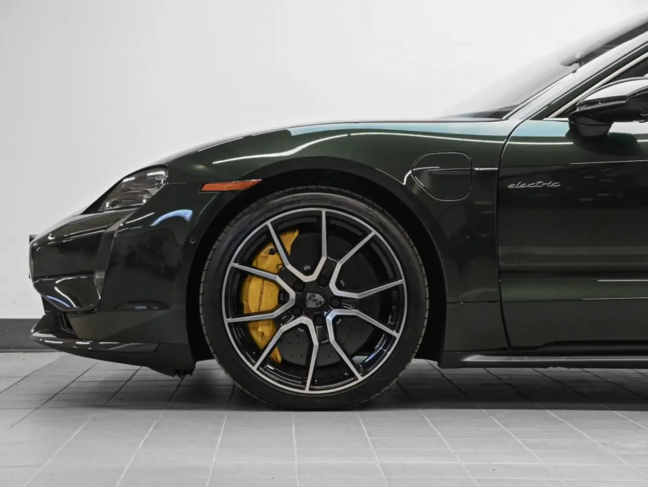 Porsche Taycan снимка Porsche Taycan
